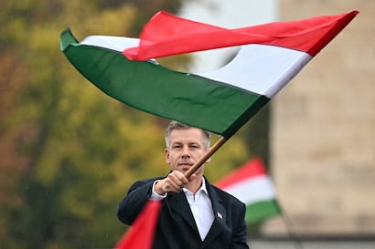 Quién es Peter Magyar, el exaliado de Viktor Orbán que lo derrotó en las elecciones en Hungría y promete cambio