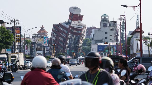 Terremoto en Taiwán deja al menos 10 muertos, 1.067 heridos y 28 edificios colapsados