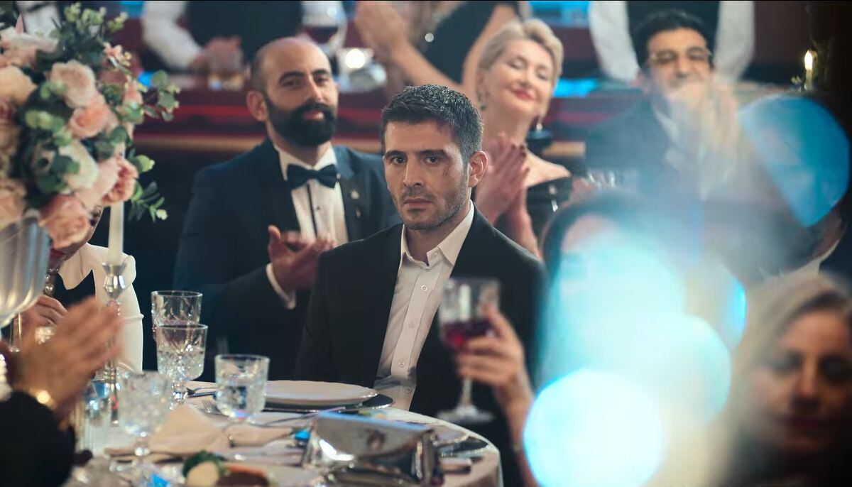 Asaf llega a trabajar para Payen Kuyern (Foto: Idea Film)