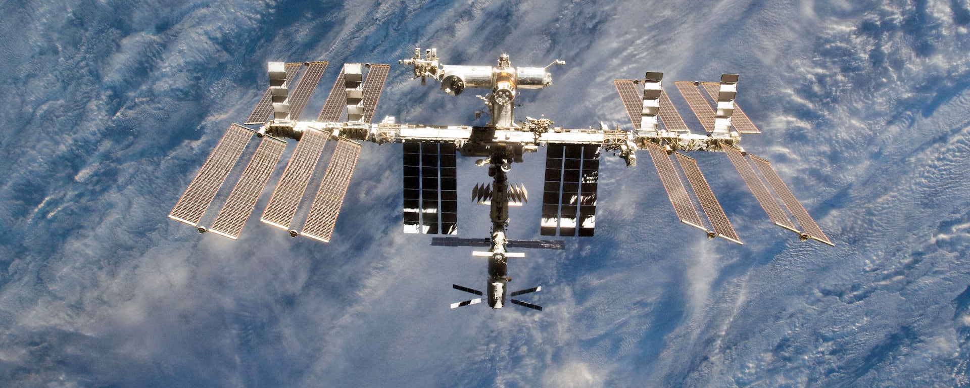 Familia pide US$80 mil a la NASA por objeto que cayó en su casa: ¿qué tan peligrosa es la basura espacial?