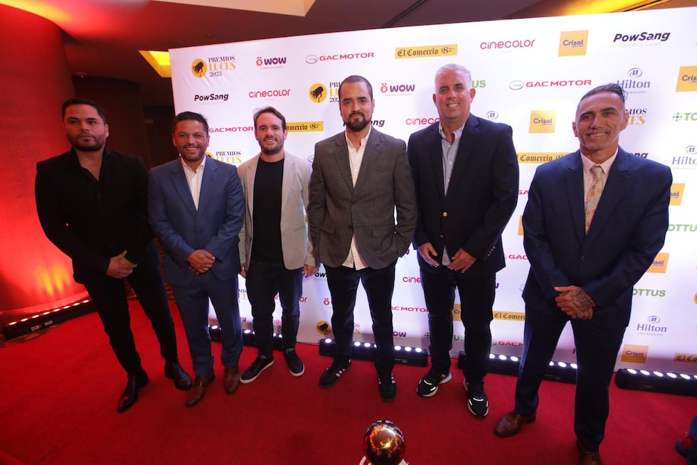 Los conductores de "Al ángulo" en la alfombra roja de los Premios Luces 2023. (Foto: Anthony Niño de Guzmán/ GEC)