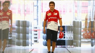 Alonso asegura que seguirá en Ferrari ante rumor de McLaren por ficharlo