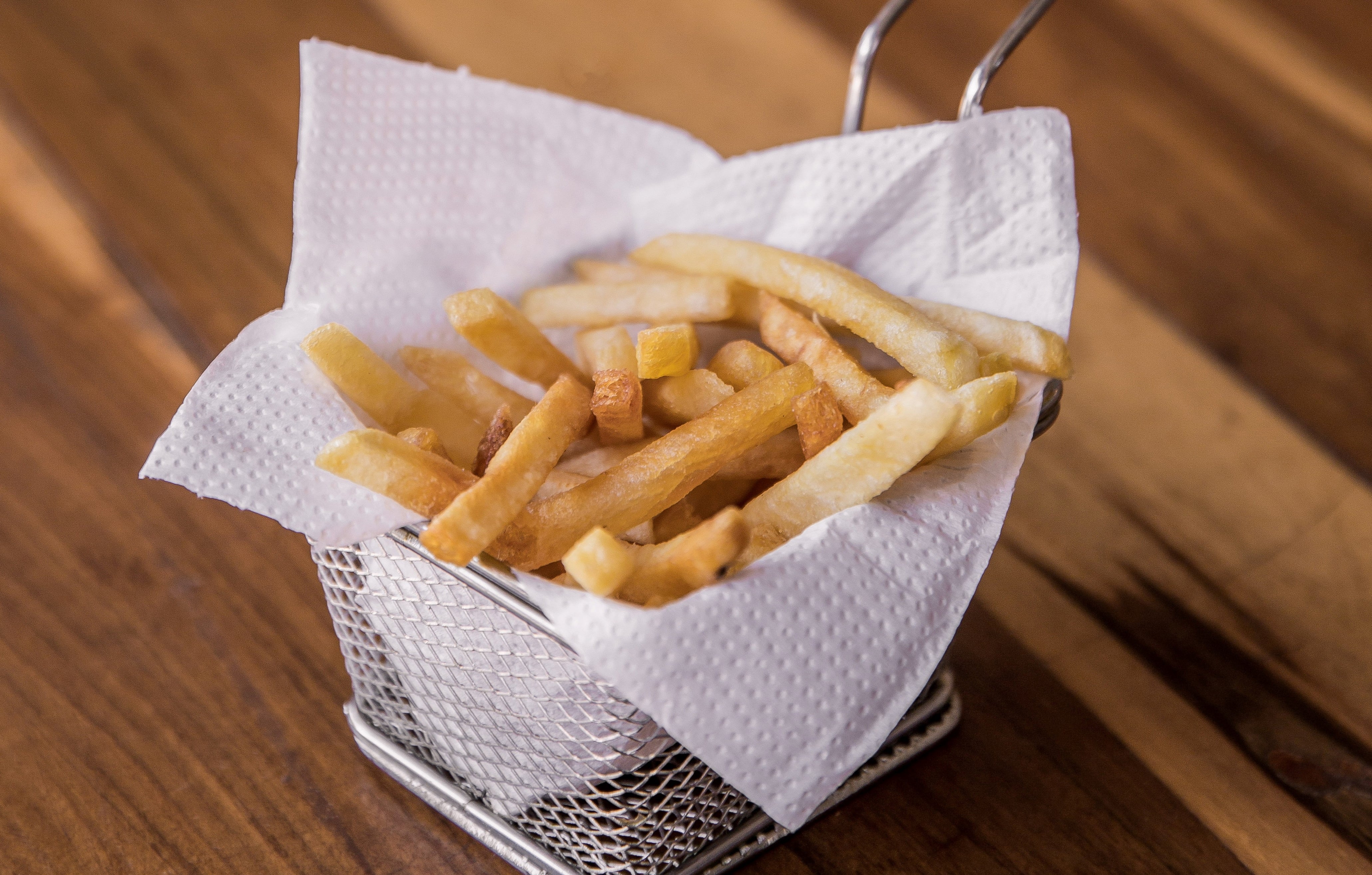 Toda fecha es buena excusa para comer papas fritas. Aquí seleccionamos las mejores opciones. (Foto: Unsplash)