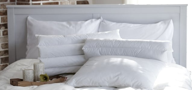 El truco de una experta en limpieza para lavar las almohadas y dejarlas como nuevas