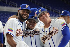 ¿Por qué canales TV transmiten juego de Venezuela vs Israel y a qué hora juegan por Clásico Mundial de Béisbol 2026?
