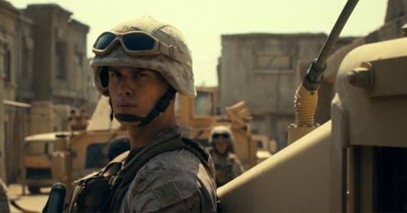 Luke (Nicholas Galitzine) con su uniforme militar en "Corazones malheridos" (Foto: Netflix)