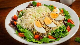 Prepara una rica y nutritiva ensalada de quinua, perfecta para el verano | Receta