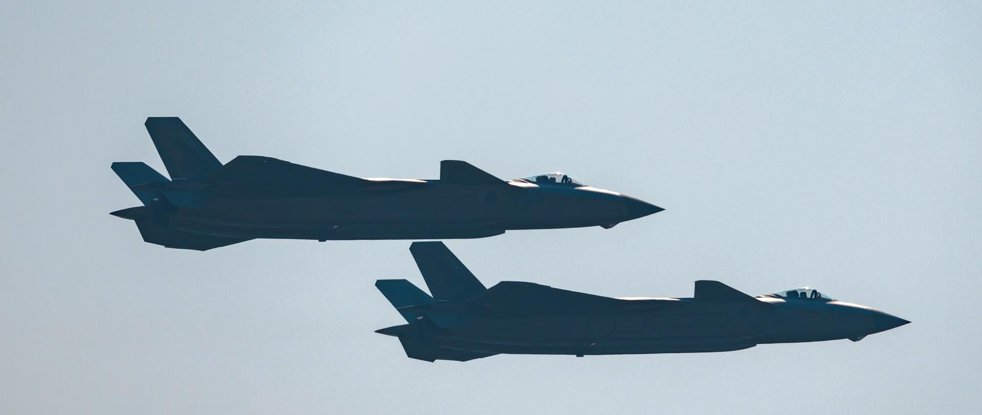 Los cazas furtivos J-35A de nueva generación de China. (EFE/EPA/ALEX PLAVEVSKI).