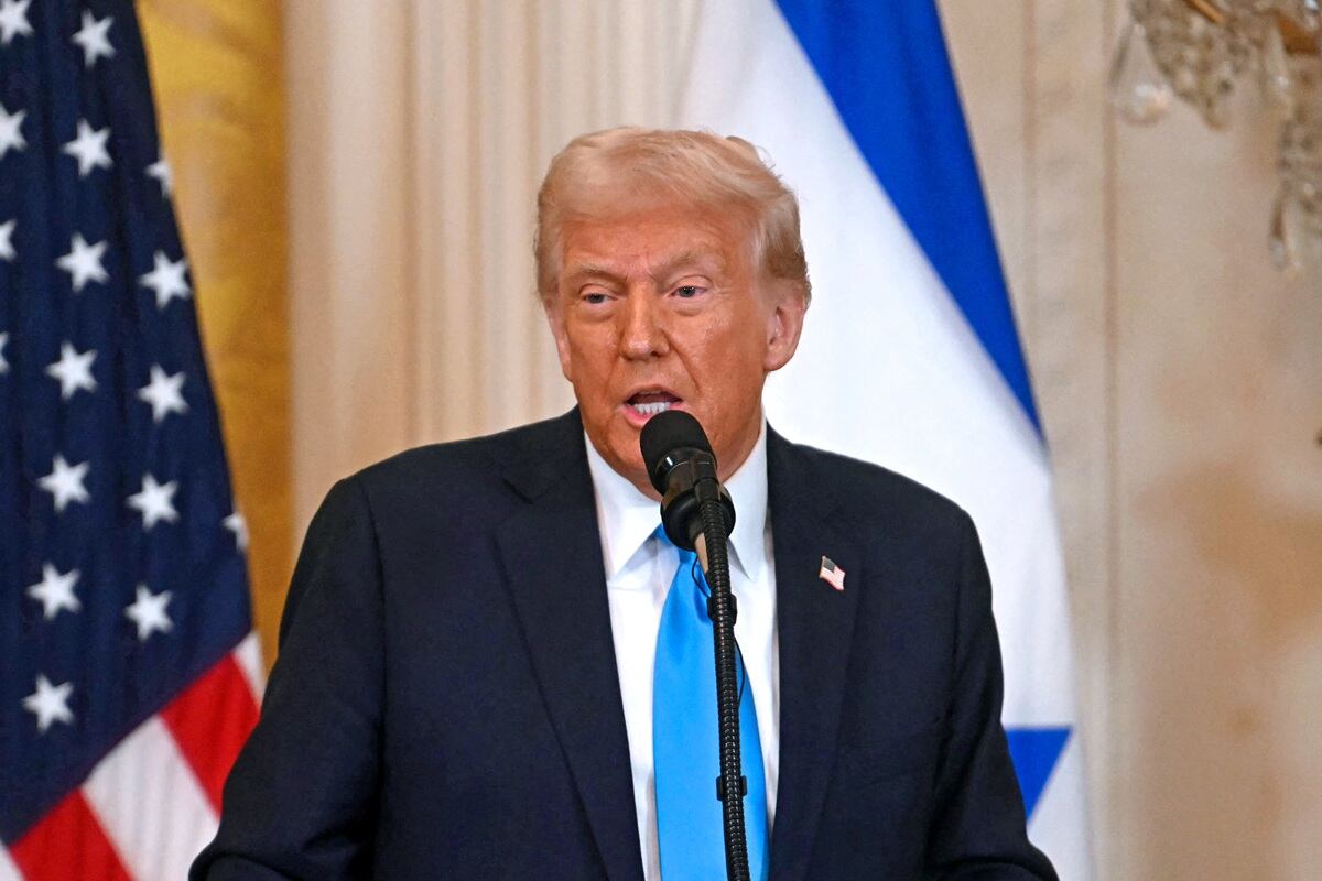 El presidente de Estados Unidos, Donald Trump, habla durante una conferencia de prensa, en la Sala Este de la Casa Blanca en Washington, DC, el 4 de febrero de 2025. (Foto de Jim WATSON / AFP)