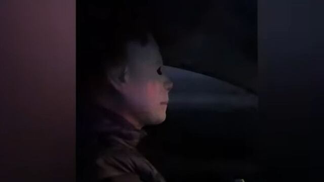 Lince: intervienen a jóvenes que usaban máscaras para hacer bromas a bordo de un auto | VIDEO