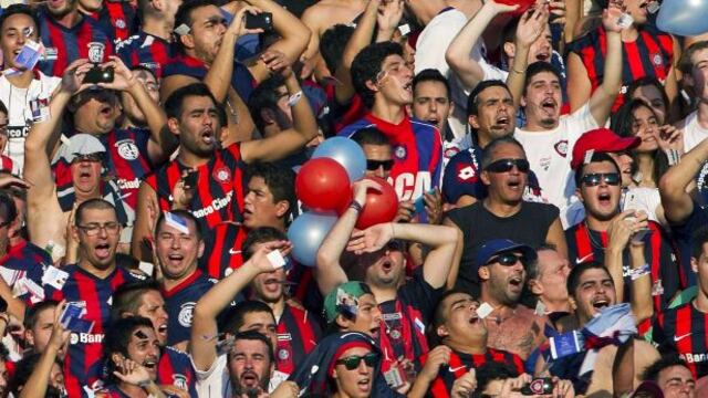 Hincha de San Lorenzo falleció tras caer desde una tribuna