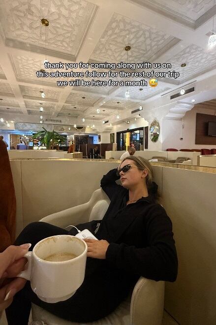 Finalmente, después de más de 24 horas de inconvenientes, lograron llegar a su destino original, generando un intenso debate en redes sobre quién tuvo la culpa. (Foto: @brittneydzialo_ / TikTok)