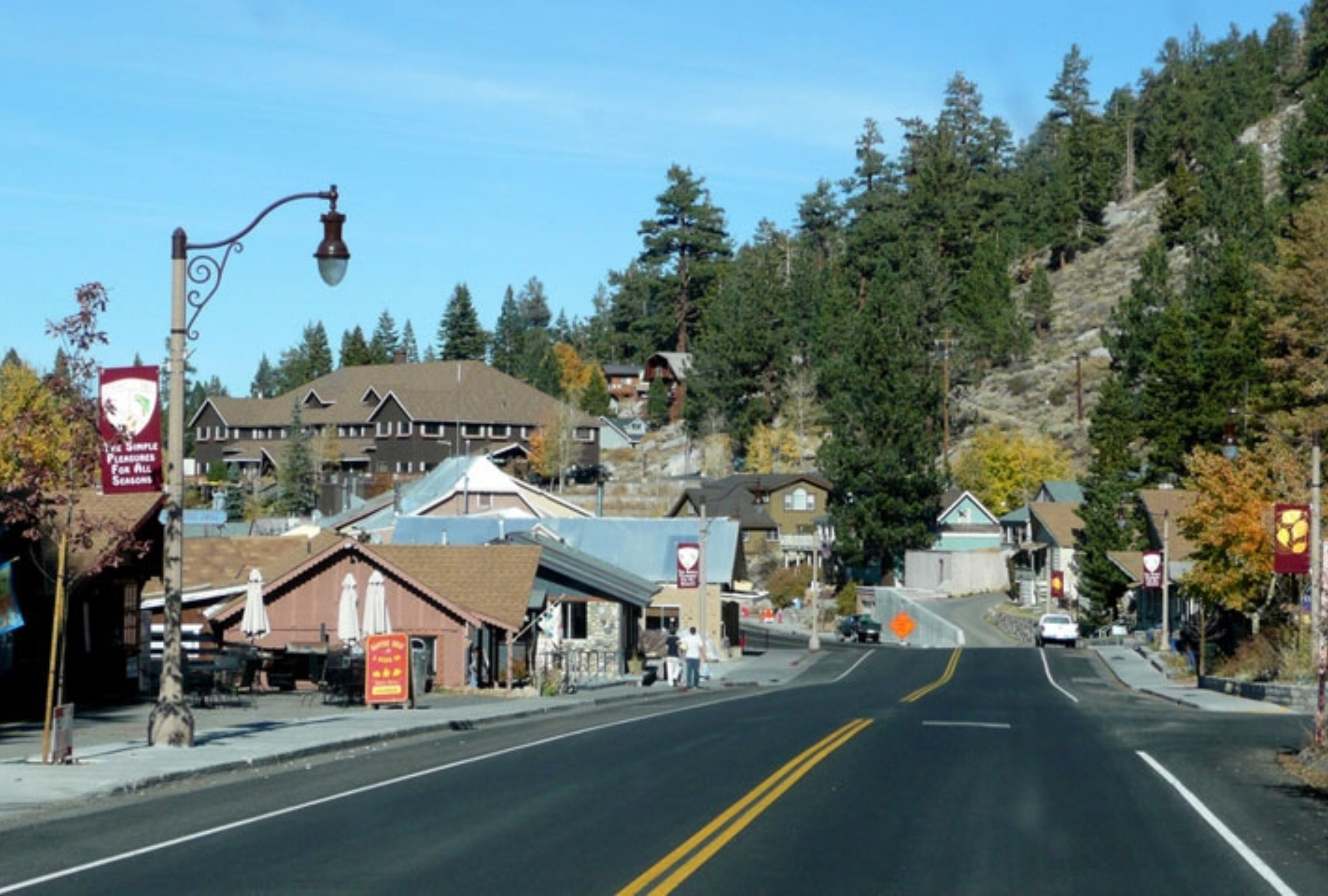 Autoridades de salud en California alertan sobre un brote de un virus transmitido por roedores que ha causado varias muertes en Mammoth Lakes, instando a la población a tomar precauciones. (Foto: Dan Staebler - AllTrips.com)