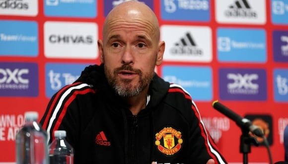 Erik ten Hag renueva como técnico del Manchester United hasta 2026.