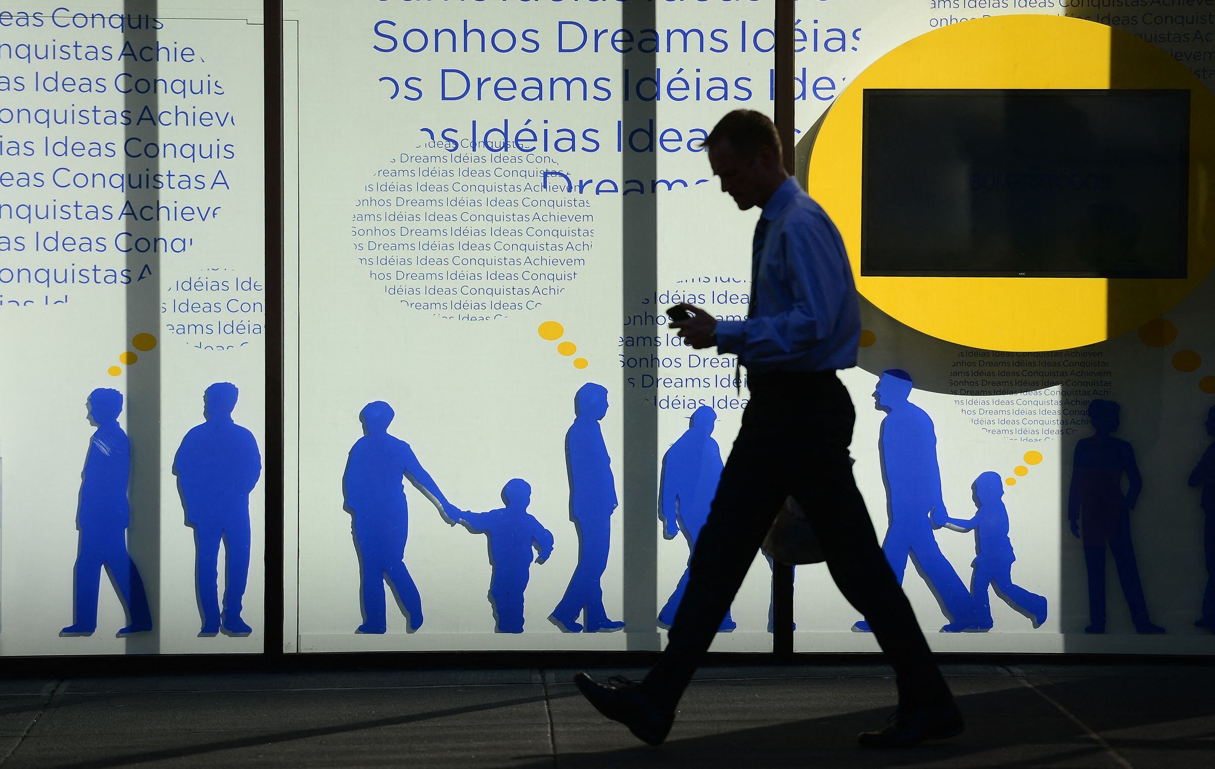 La banca norteamericana se redefine con agentes digitales validan pagos y crean estrategias personalizadas (Foto: AFP)