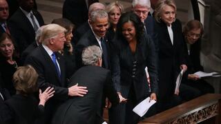 El gesto de George Bush a Michelle Obama durante el funeral de su padre | VIDEO