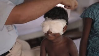 India: la reacción de hermanas ciegas al ver por primera vez