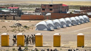 Bolivia repatria a 480 ciudadanos varados en Chile y los pone en cuarentena en campamento fronterizo