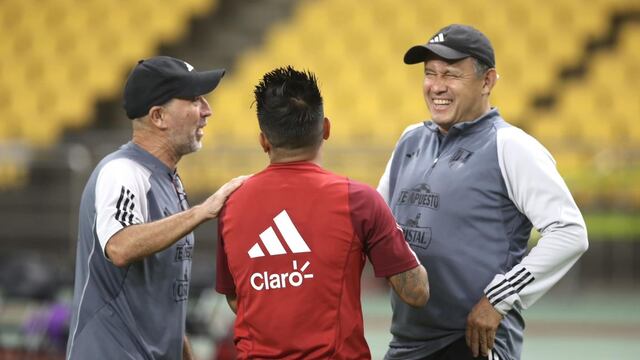 Juan Reynoso apostó por Cueva ante Japón pero el 10 aún no recupera su nivel. (Foto: Selección peruana)