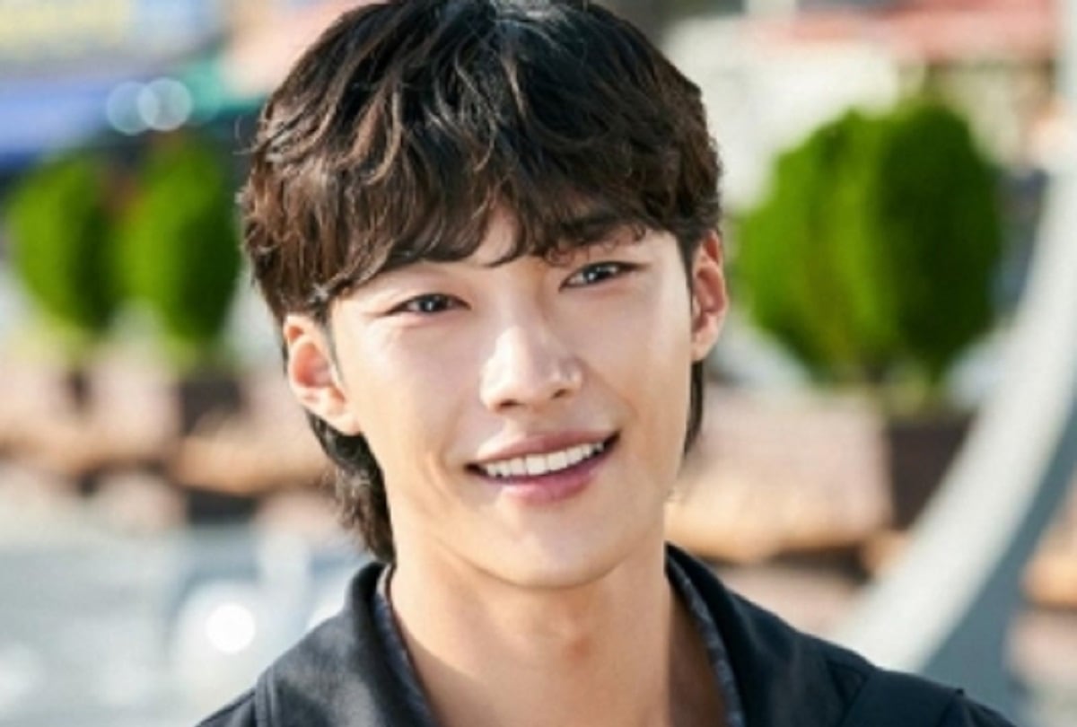 Woo Do-hwan da vida a Hae Jo, un hombre que busca a su padre biológico, en la serie surcoreana "El Sr. Plancton" (Foto: Netflix)