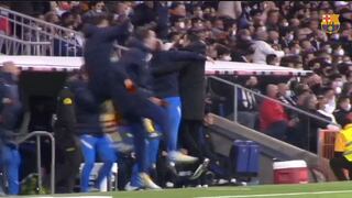 La efusividad de Xavi y los suplentes en la zona técnica por el 2-0 del Real Madrid vs. Barcelona | VIDEO
