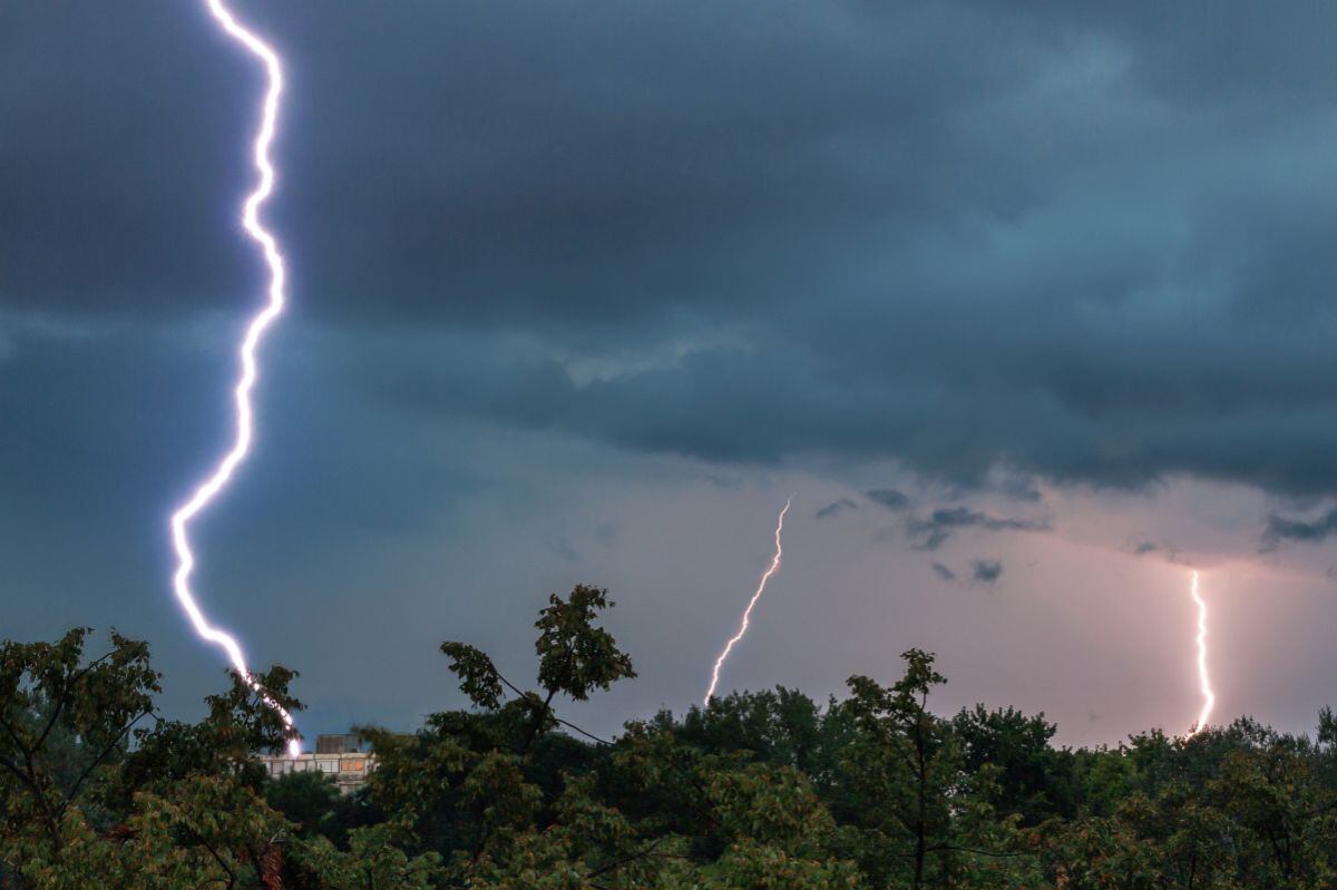 Los truenos son ruidos potentes en la naturaleza (Foto: wirestock / Freepik)