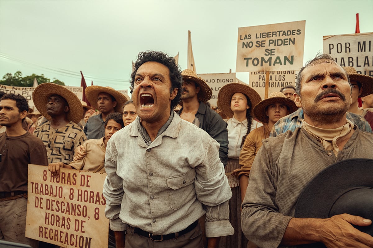 Julián Román es conocido por interpretar a Juan Gabriel en su biopic “Hasta que te conocí”, actuar junto a Christian Meier en “El general Naranjo” y otras series del crimen narco y policial como “La viuda negra” y “Del otro lado del jardín”. La mayoría de los títulos mencionados están disponibles en Netflix, Disney+ y HBO. (Foto: Netflix)