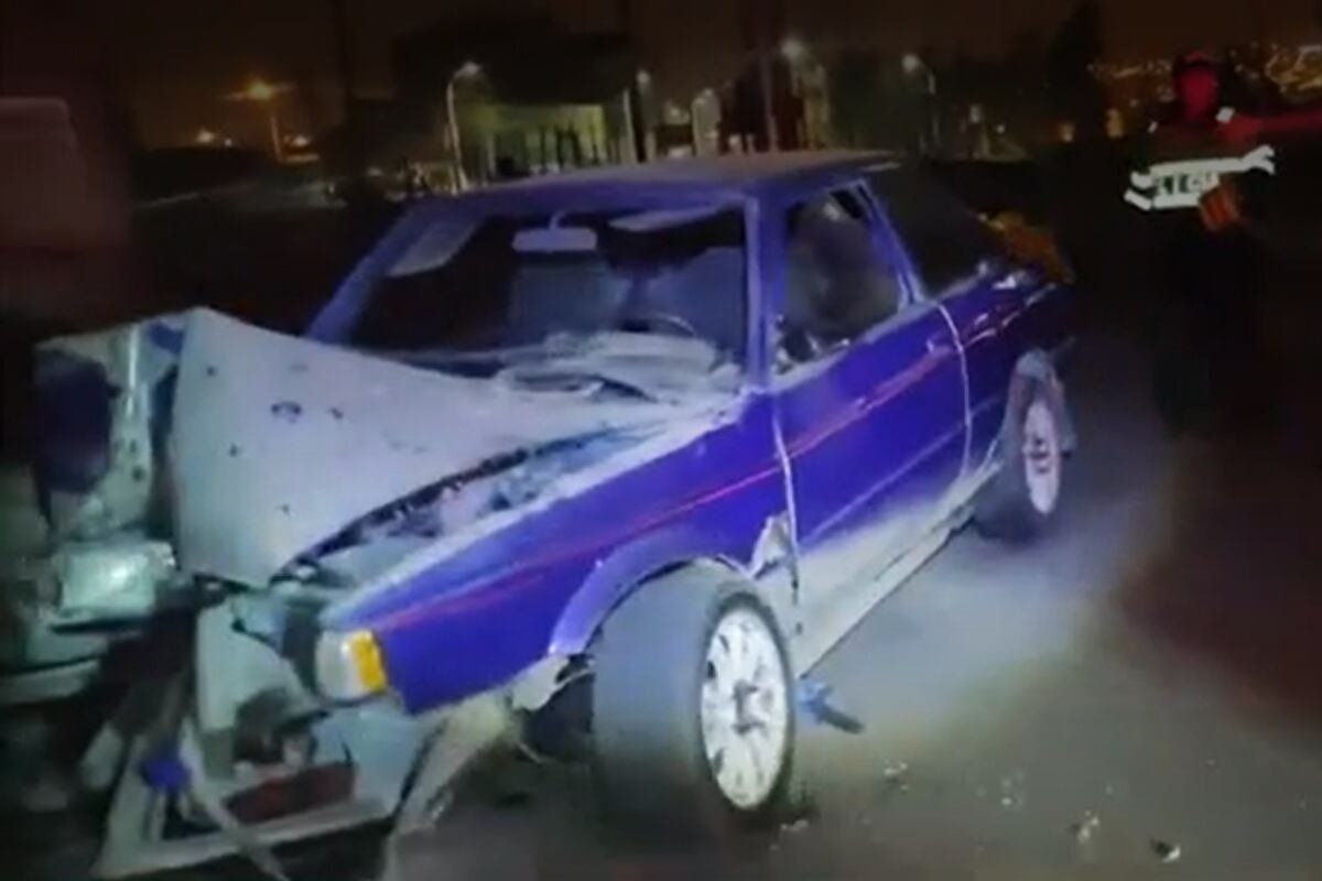 Hombre habría perdido el control de su vehículo y chocó contra un muro. (Foto: Captura/América Noticias)