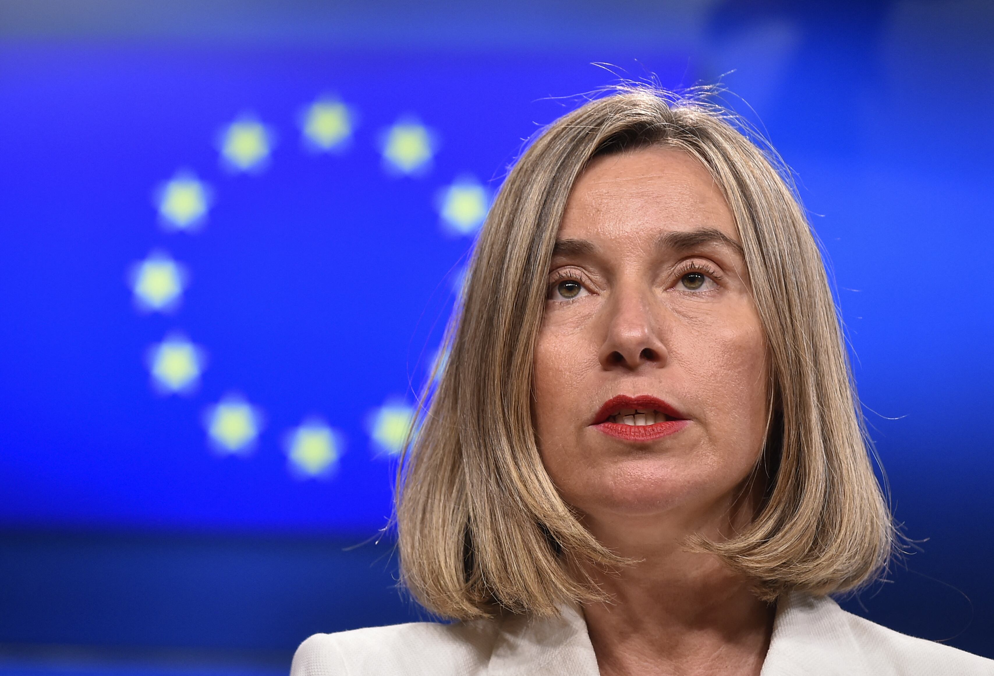 La jefa de política exterior de la UE, Federica Mogherini, ofrece una rueda de prensa en Bruselas el 15 de mayo de 2018. (Foto de JOHN THYS / AFP).