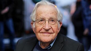 Noam Chomsky cuestiona el ChatGPT: es una forma de “plagio de alta tecnología”