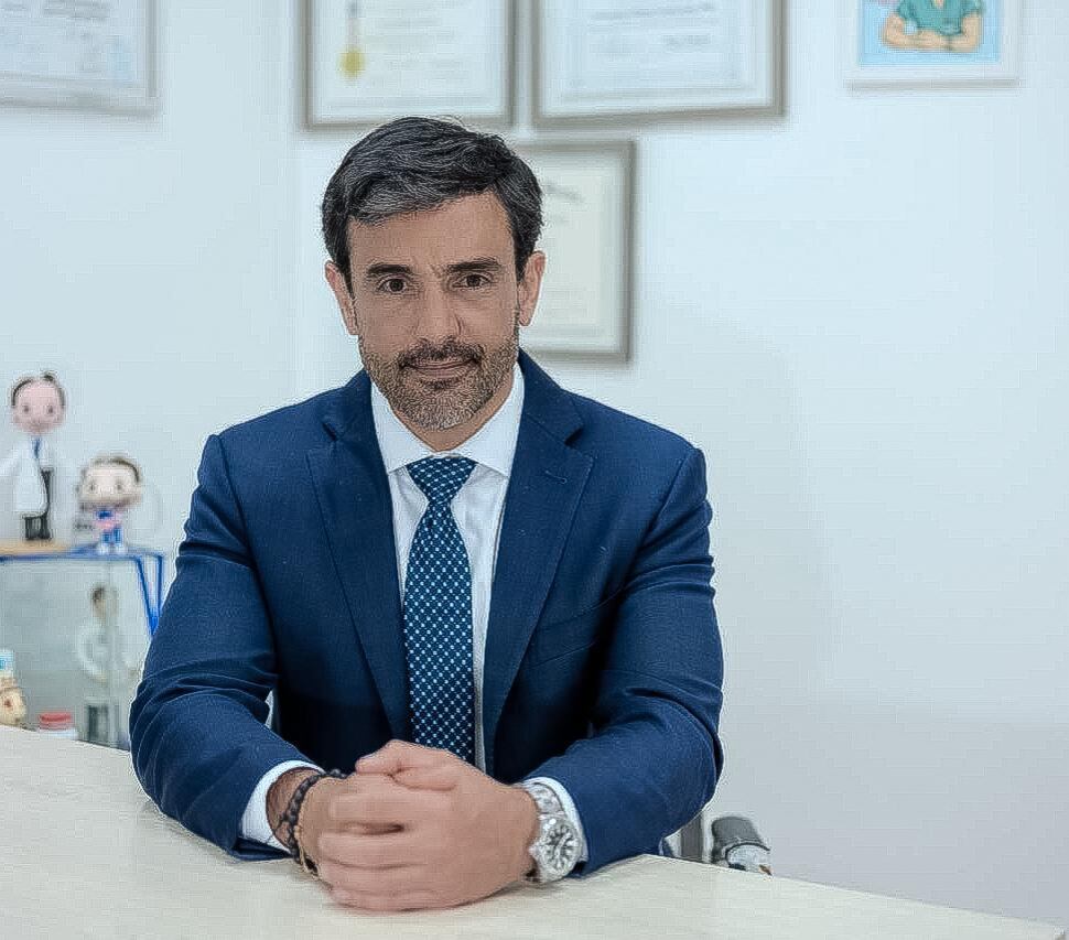 El doctor Luciano Poggi es cirujano especializado en el tratamiento de la obesidad.