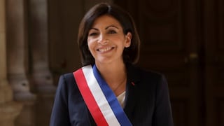 Anne Hidalgo ya es de forma oficial la primera alcaldesa París