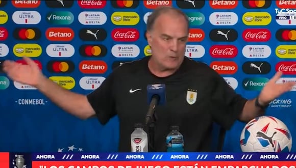 El entrenador de la selección uruguaya no se contuvo y criticó a la organización tras el alboroto suscitado en el duelo ante Colombia.