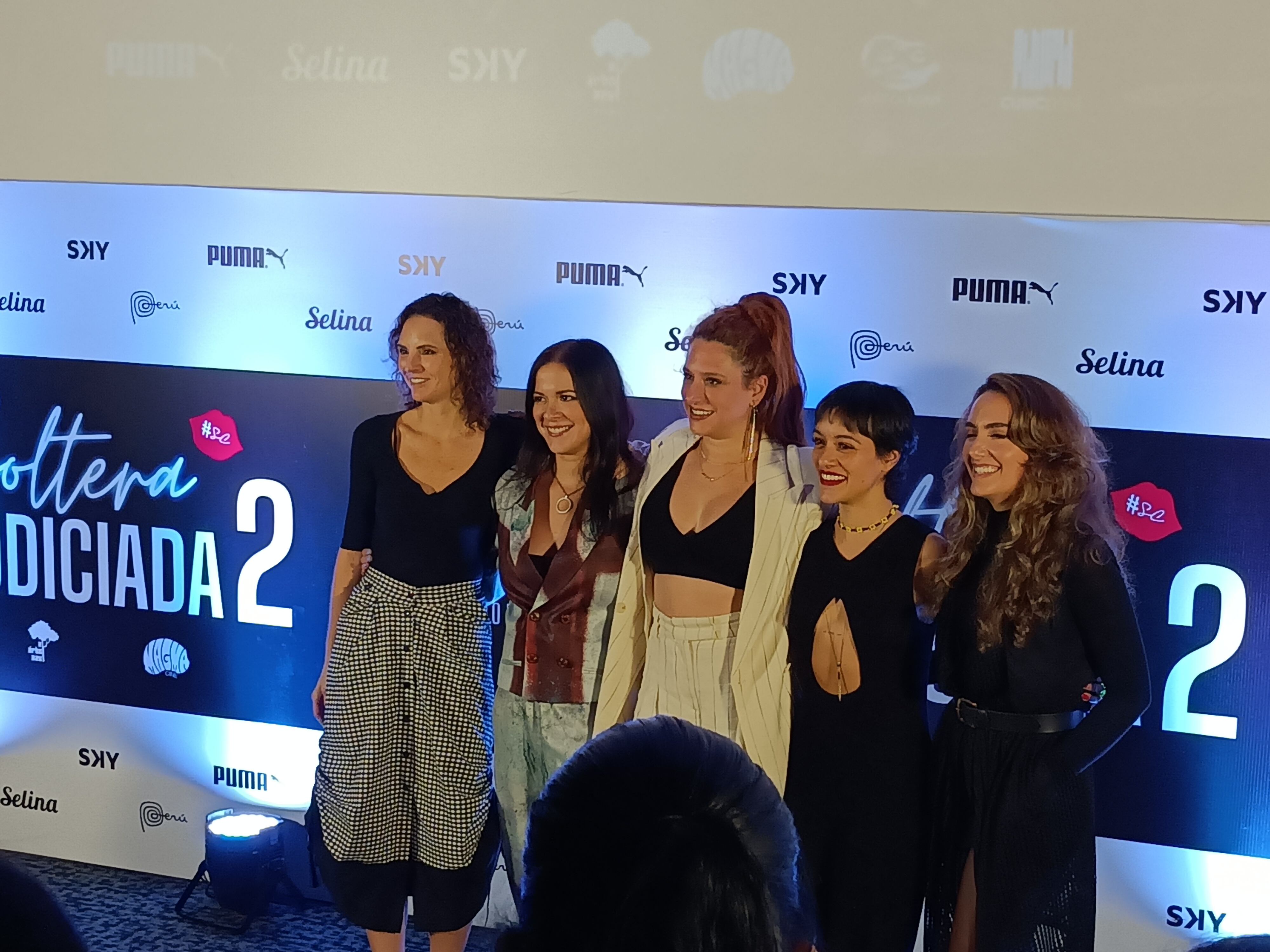 De izquierda a derecha: Joanna Lombardi, Karina Jordán, Gisela Ponce de León, Jelly Reátegui y María José Osorio en la conferencia de prensa de "Soltera codiciada 2".