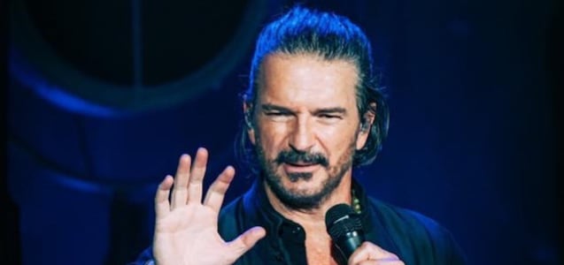 Ricardo Arjona cantó en el metro de Nueva York y nadie lo reconoció