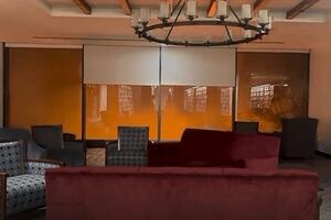 El momento en que unos estudiantes se refugiaron mientras un incendio forestal amenazaba la Universidad Pepperdine en Malibú