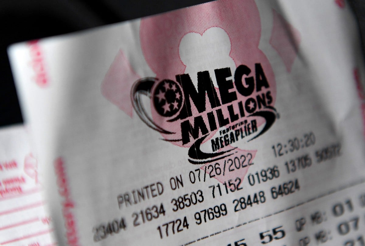 Revisar tu boleto de lotería Mega Millions a tiempo y con cuidado puede evitar que pierdas un premio valioso por descuido. | Crédito: AFP