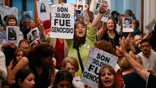 Argentina: condenan a prisión perpetua a 10 exrepresores por crímenes durante la dictadura