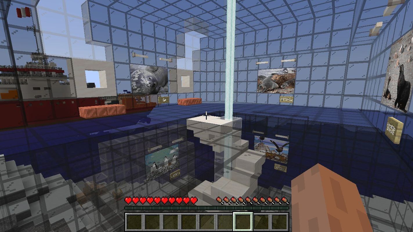 Los asistentes pueden explorar la Estación Científica Antártica “Machu Picchu” (ECAMP), el Buque Oceanográfico Polar Carrasco, la fauna antártica y los análisis de krill de manera dinámica e inmersiva.