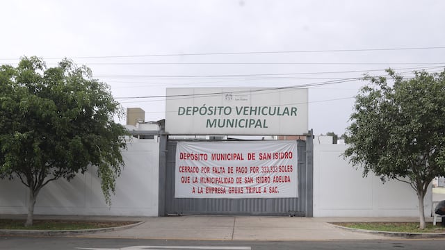 Depósito municipal de San Isidro permanece cerrado por presunta deuda y dueños no tienen cómo retirar sus vehículos: ¿qué responde la comuna?