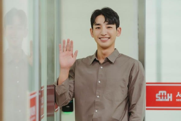 Song Ji-ho como Seo Jung-min en la serie “Doctora Cha” (Foto: Netflix)