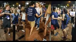 Facebook: jóvenes divierten con sus torpes pasos de la canción "Bailando" en versión salsa | VIDEO