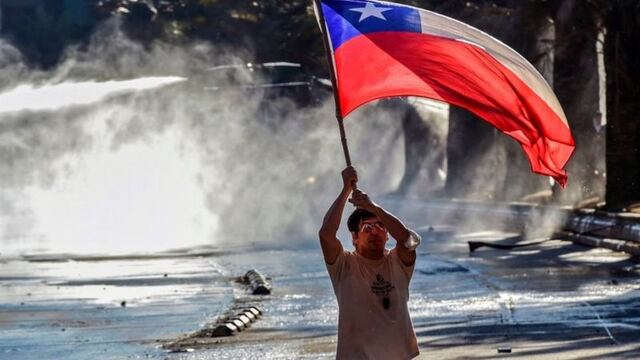 Chile vota en plebiscito histórico: 4 claves para entender qué está en juego en la consulta para cambiar la Constitución