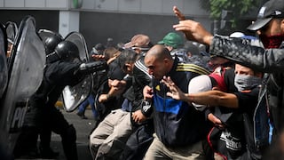 Argentina: policía reprime protestas contra las políticas de Milei y detiene a 11 personas 