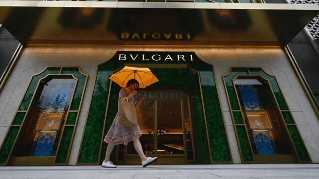 ¿Por qué marcas extranjeras de lujo como Bulgari y Versace han desatado la ira en China en los últimos tiempos?