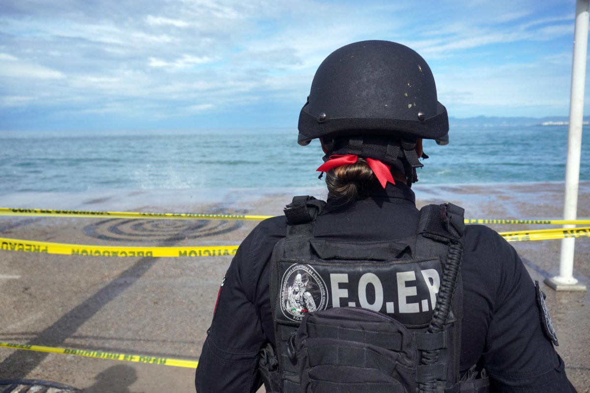 Huracán Simón se debilita a categoría 1 frente a México, pero mantiene alerta por lluvias