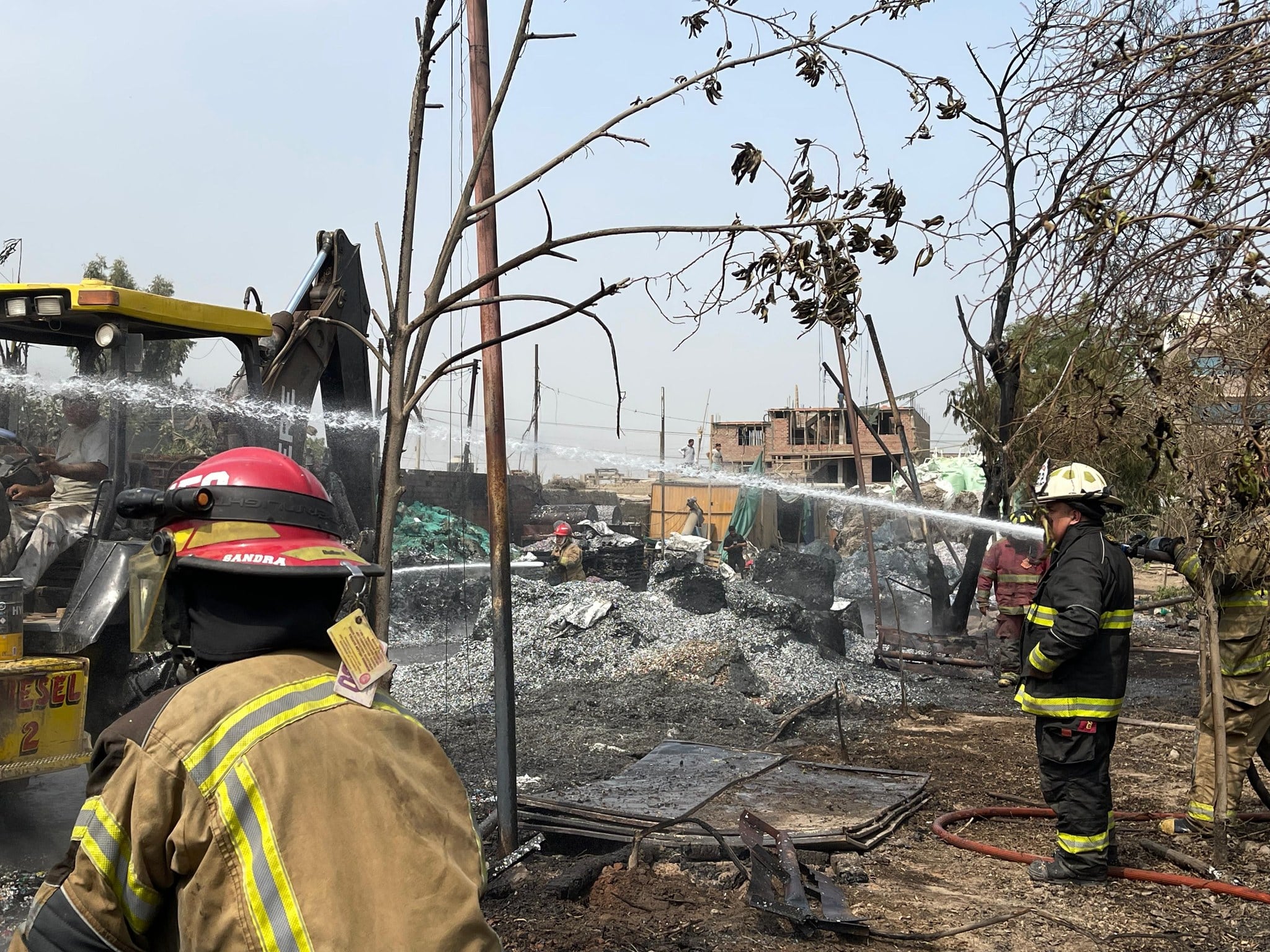Incendio se reportó la mañana del jueves 24 de abril. Foto: Compañía de Bomberos Puente Piedra
