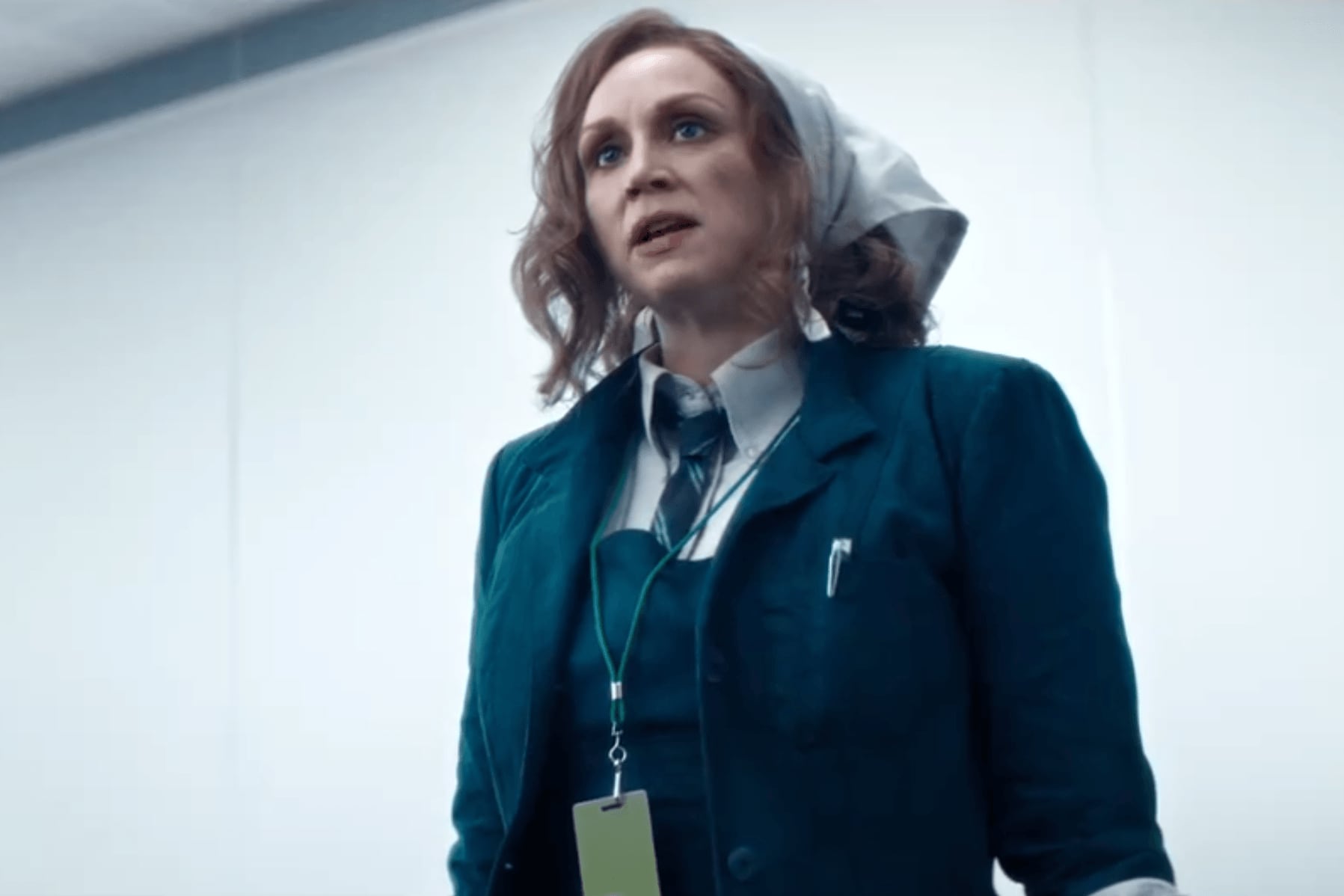 La actriz Gwendoline Christie como Lorne en una escena de la temporada 2 de la serie "Severance" (Foto: Apple TV+)