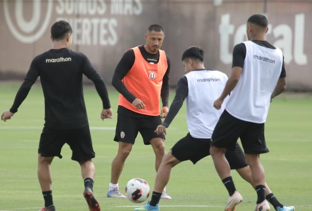 El plantel de Universitario entrenó con sus tres nuevos refuerzos. (Foto: Violeta Ayasta / GEC)