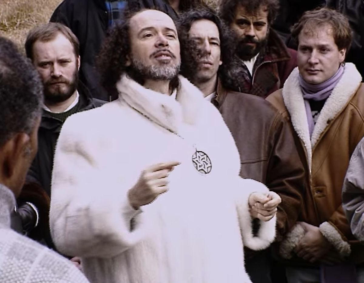 Raël tuvo gente que creía en sus palabras sin dudar (Foto: Netflix)